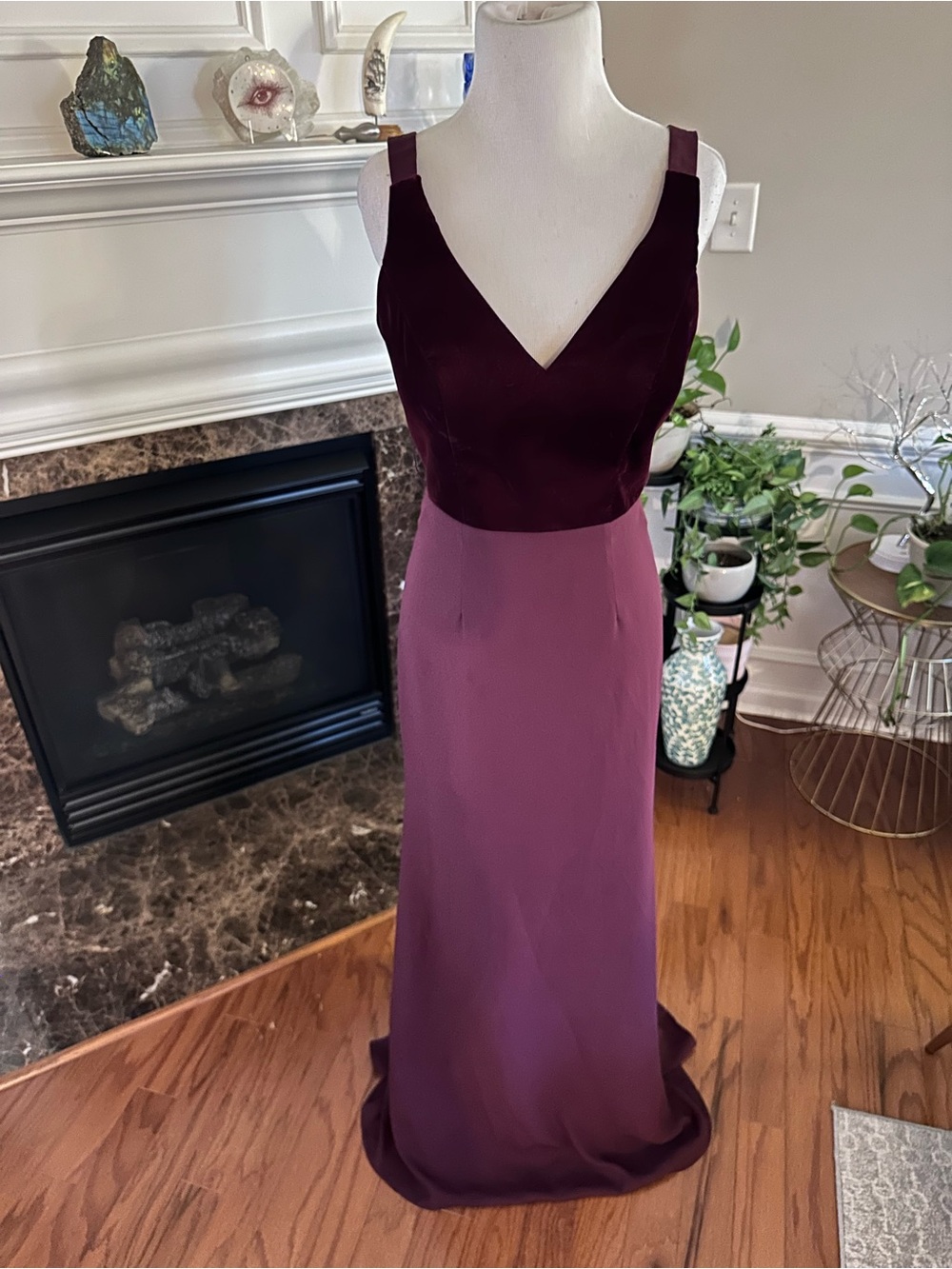 Vera Wang White Two-Tone V-Neck Prom Gown in Deep Plum/Maroon/Wine tone